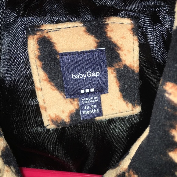 ⛔️SOLD⛔️Gap 18-24 months swing coat - Picture 2 of 3